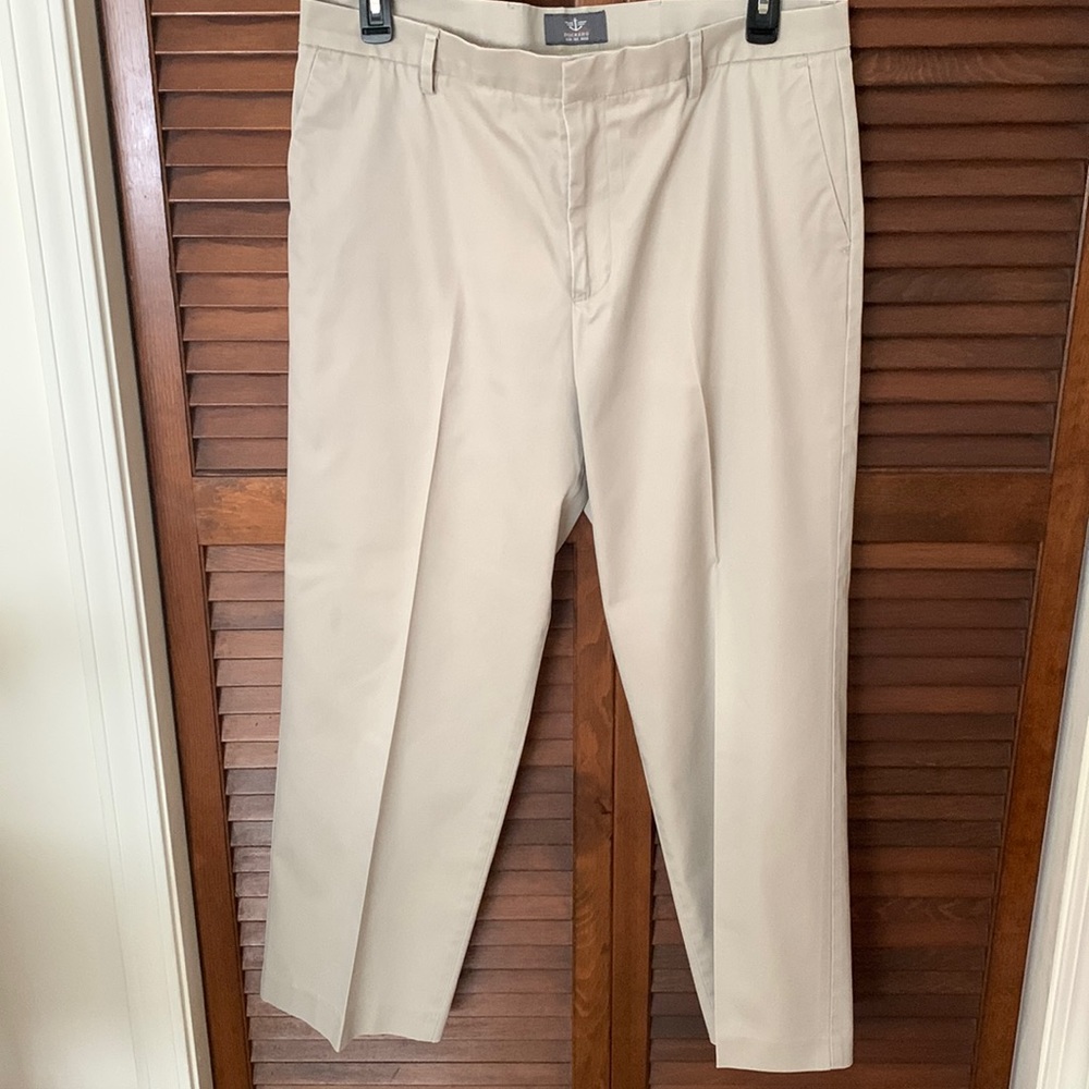 Men’s Iron-Free Khakis